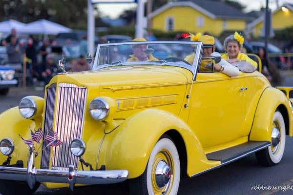 Rod Run to the End of the World Yellow Packard at Rod Run