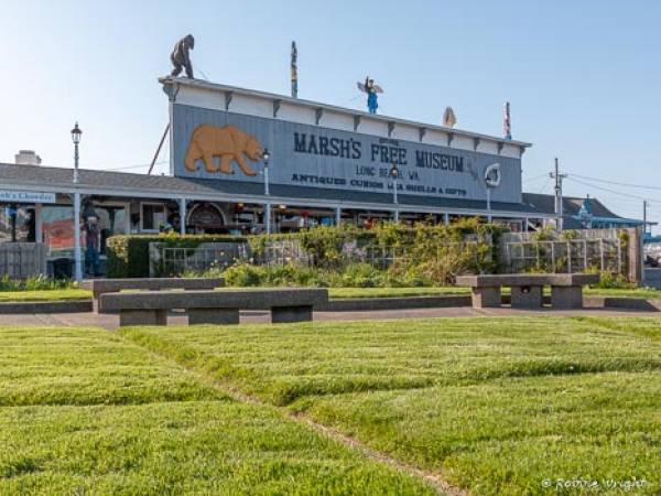 Marsh's Free Museum is a popular destination for tourists Marsh's Free Museum photo of building