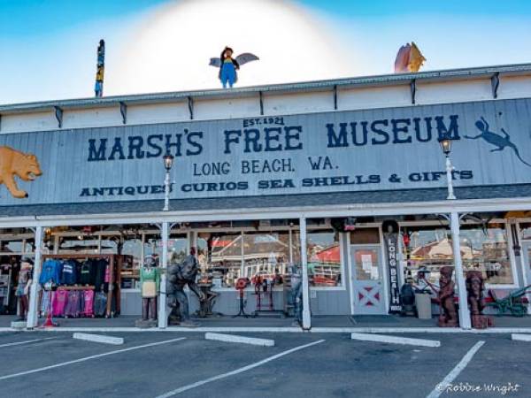 Everyone stops by Marsh's Free Museum while visiting Long Beach, Wa Marsh's Free Museum