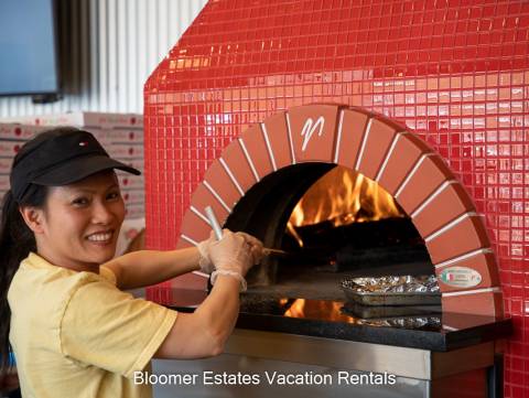 Great Gourmet Pizza Serious Pizza in Ilwaco Washington