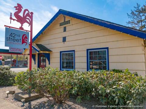 42nd Street Cafe has the best breakfast 42nd Street Cafe and Bistro in Seaview Washington