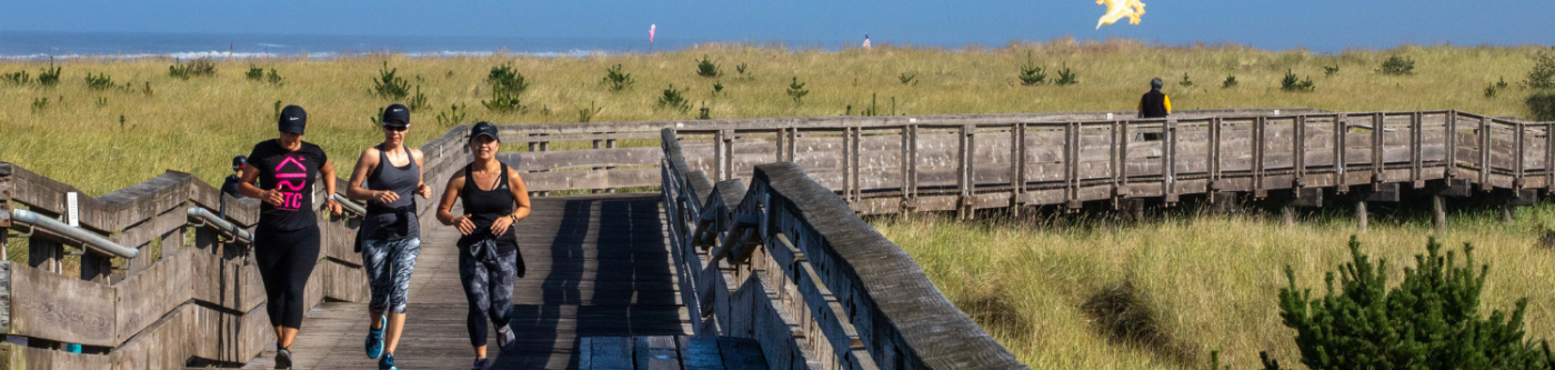 The Long Beach, WA boardwalk is a fun thing to do that many tourists enjoy