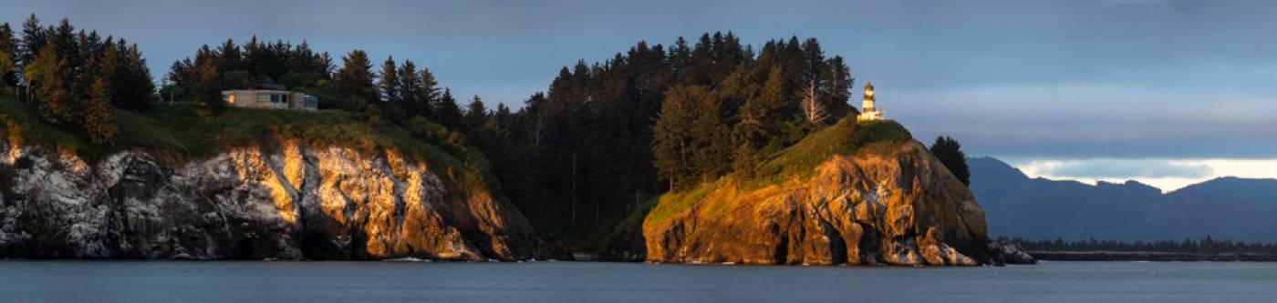 Waikiki Beach with North Head lighthouse in the distance, Cape Disappointment State Park